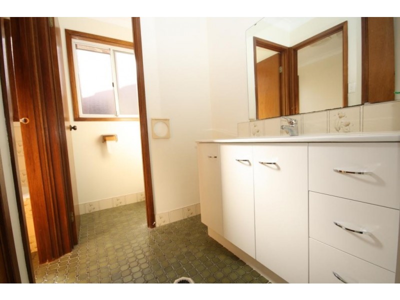 10 Lenore Crescent, Wee Waa NSW 2388