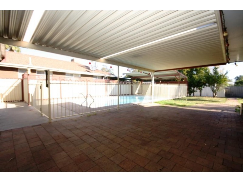 10 Lenore Crescent, Wee Waa NSW 2388