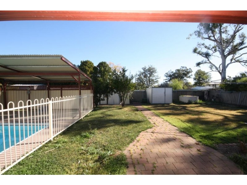 10 Lenore Crescent, Wee Waa NSW 2388