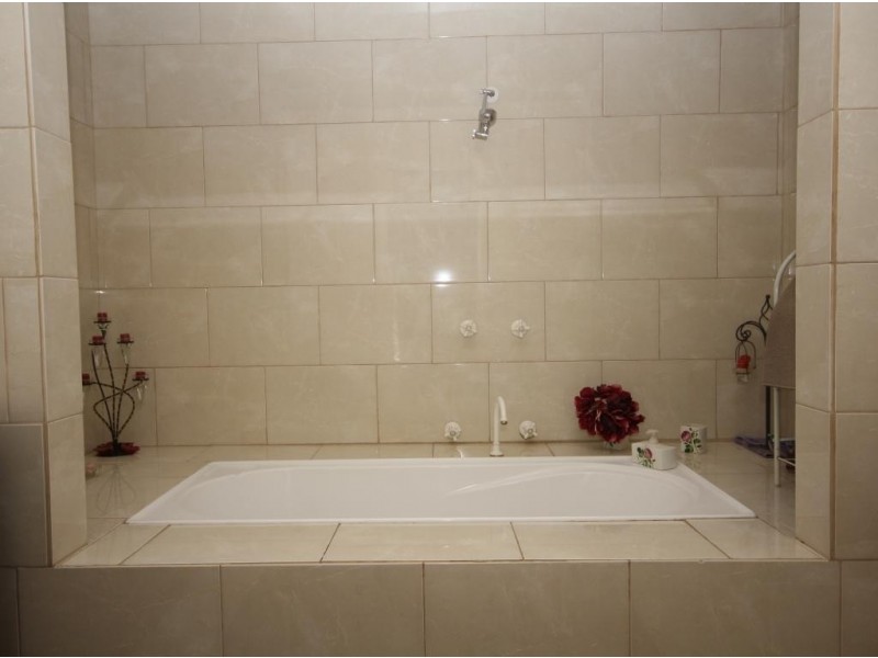 14 Maitland Street, Wee Waa NSW 2388