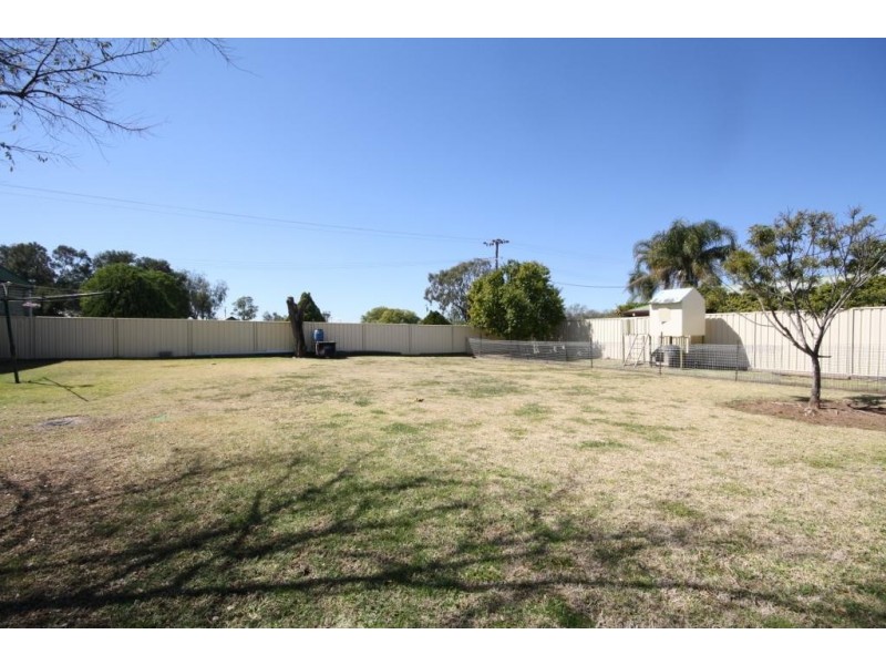 14 Maitland Street, Wee Waa NSW 2388