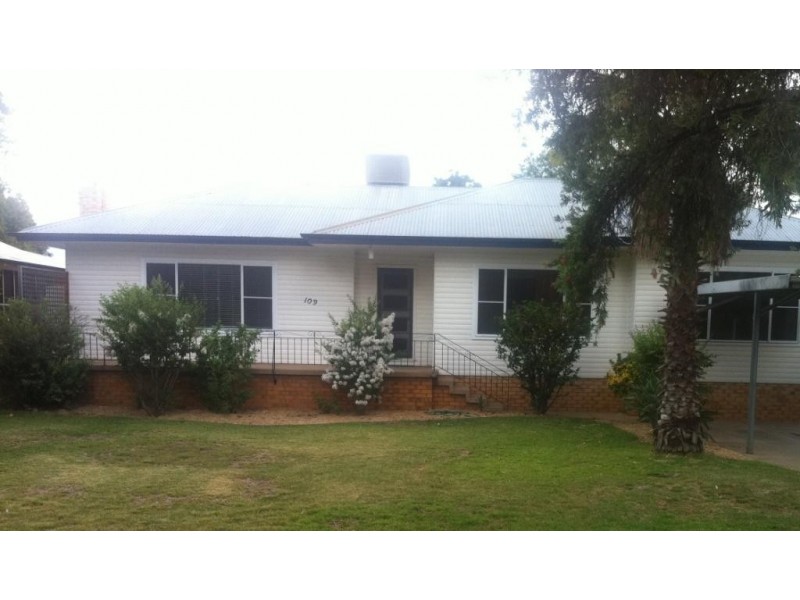 109 Gibbons Street, Narrabri NSW 2390