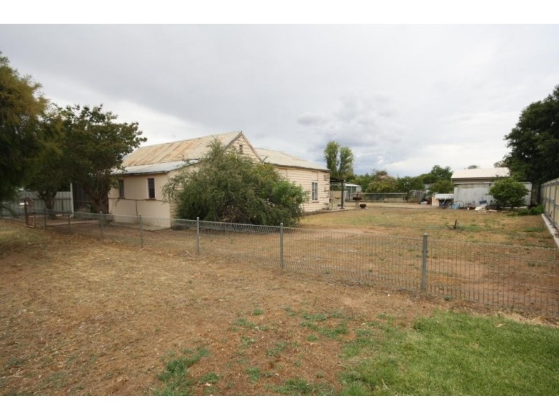 8 Burigal Street, Narrabri NSW 2390