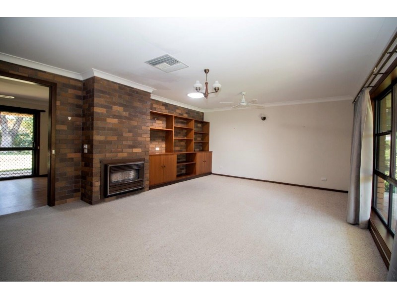21 Palmer Crescent, Gunnedah NSW 2380