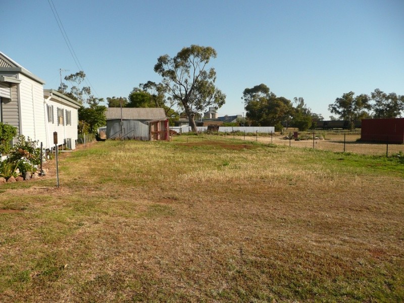 6 Pine st, Curlewis NSW 2381