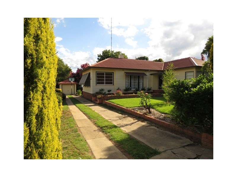 96 Martin Street, Coolah NSW 2843