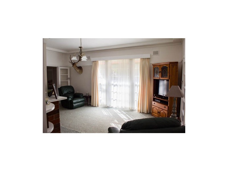96 Martin Street, Coolah NSW 2843