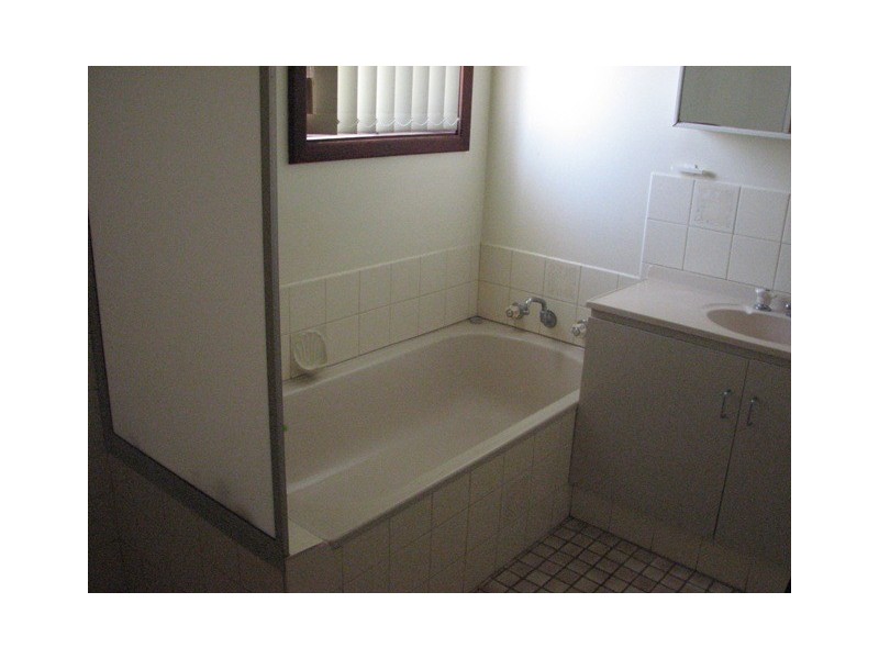 32 GRANBERRY DRIVE, Carnarvon WA 6701