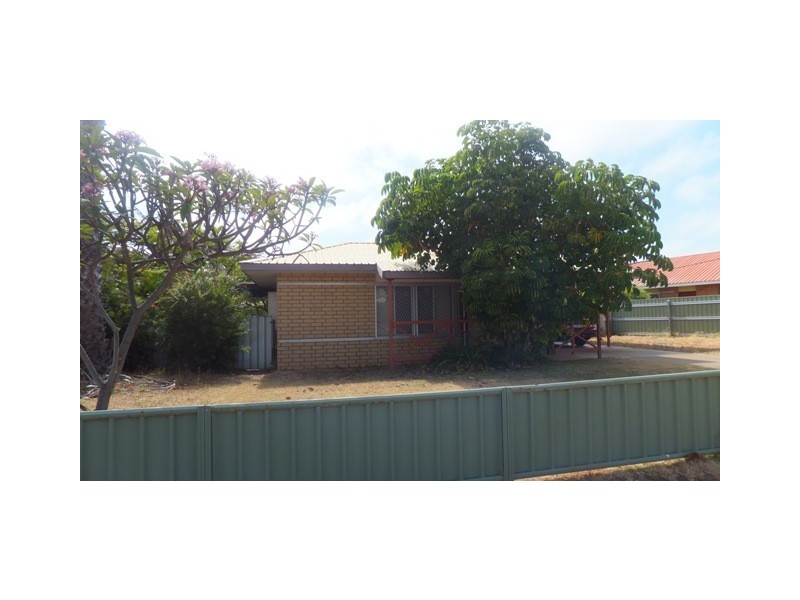 32 GRANBERRY DRIVE, Carnarvon WA 6701