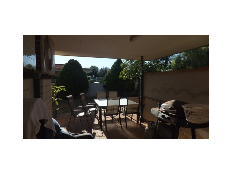 2 SNOOK COURT, Carnarvon WA 6701