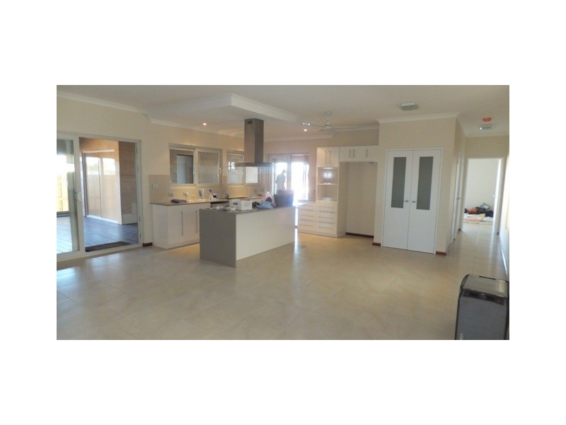 11 JAAGA COVE, Carnarvon WA 6701