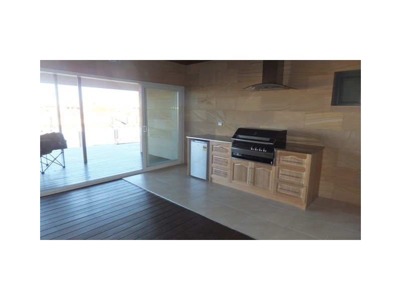 11 JAAGA COVE, Carnarvon WA 6701