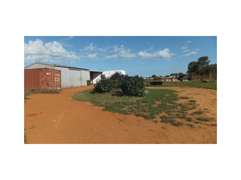 142 Boundary  Road, Carnarvon WA 6701