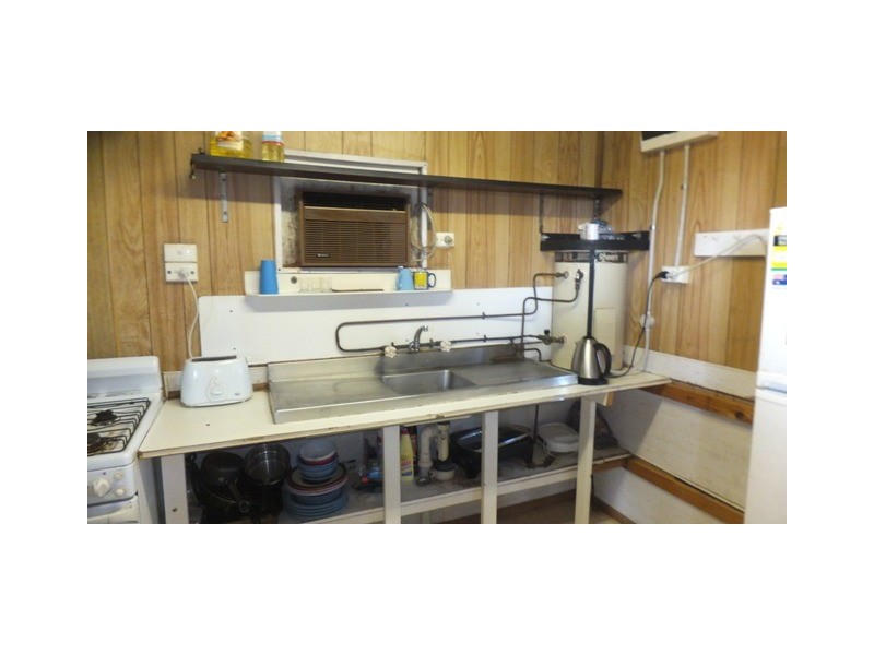 142 Boundary  Road, Carnarvon WA 6701