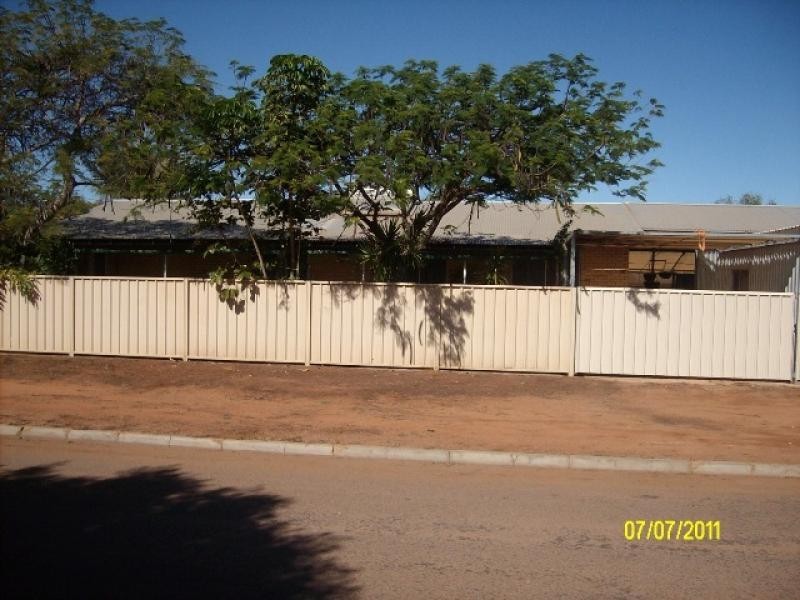 25 ANGELO STREET EAST, Carnarvon WA 6701