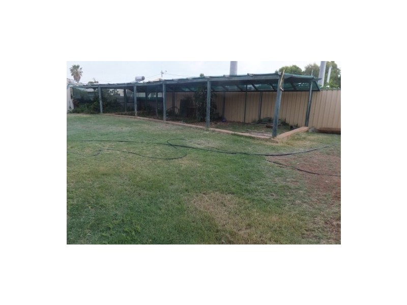 33 DOUGLAS STREET, Carnarvon WA 6701