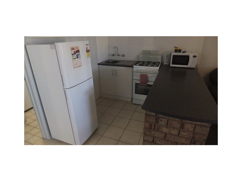 Unit 6 , 120 Robinson Street, Carnarvon WA 6701