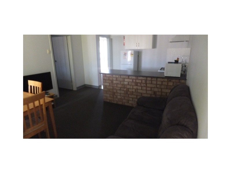 Unit 6 , 120 Robinson Street, Carnarvon WA 6701