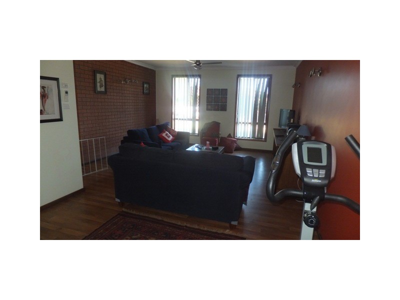 1 SALMOND COURT, Carnarvon WA 6701