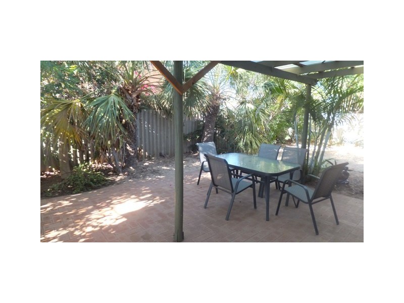 1 SALMOND COURT, Carnarvon WA 6701