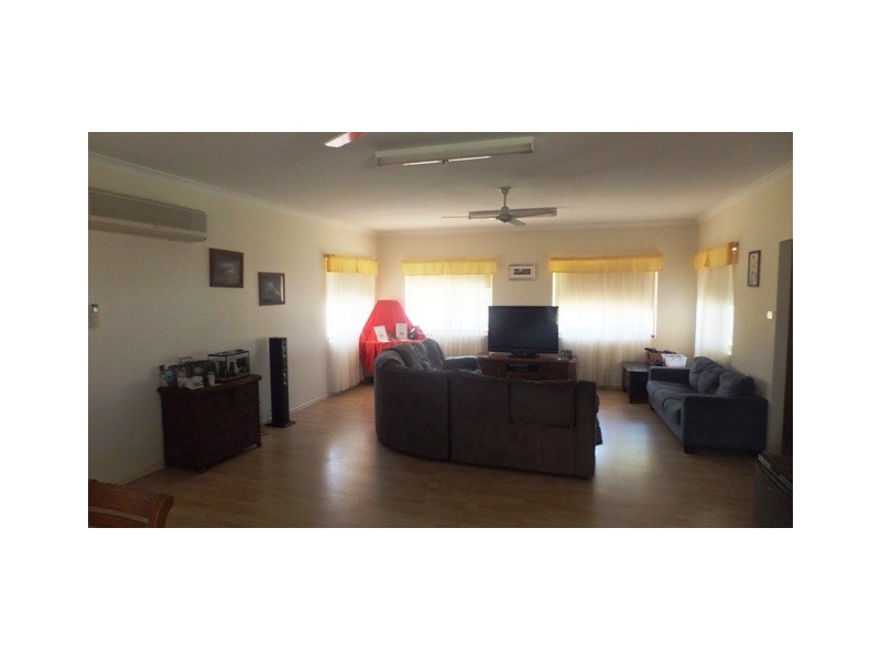 25 Finnerty Street, Carnarvon WA 6701