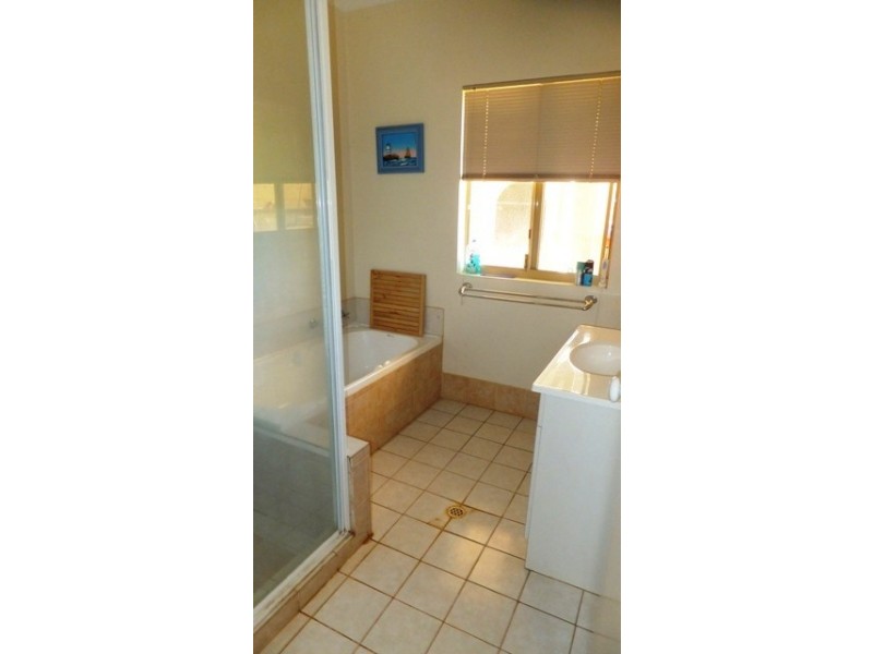 25 Finnerty Street, Carnarvon WA 6701