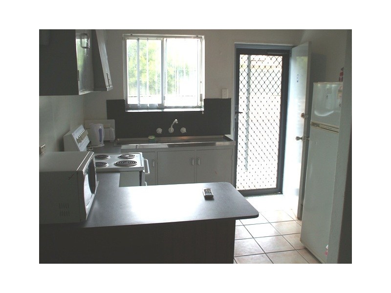 Unit 3  6 James Street, Carnarvon WA 6701