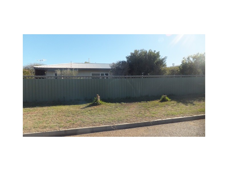 3 Ridley Place, Carnarvon WA 6701