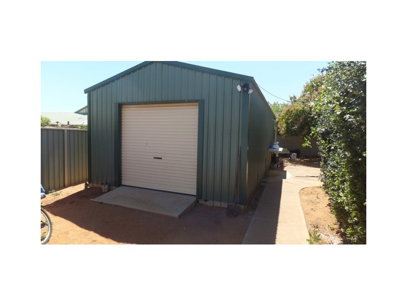 4 HOULAHAN CRESCENT, Carnarvon WA 6701