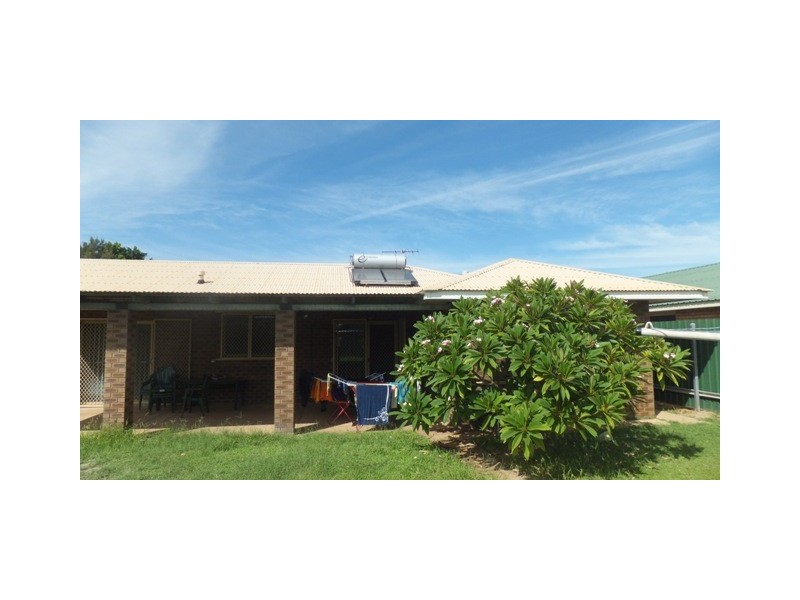 18 Meiklejohn Crescent, Carnarvon WA 6701