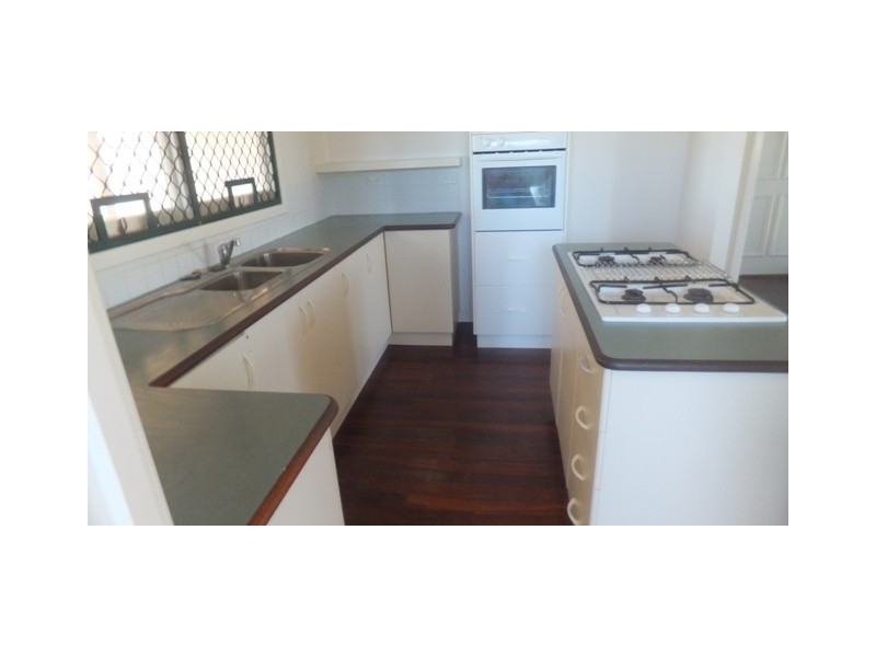 14 Pincombe Street, Carnarvon WA 6701