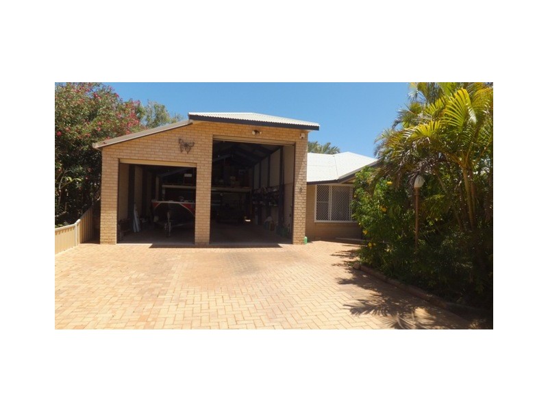 9 Skinner Street, Carnarvon WA 6701