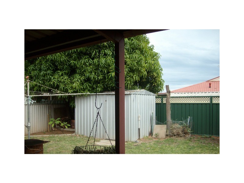 10A Buzolic Court, Carnarvon WA 6701