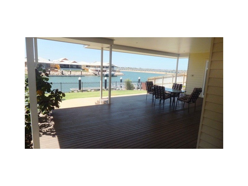 19 JAAGA COVE, Carnarvon WA 6701
