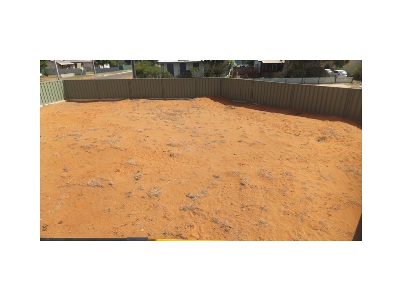 15 Pincombe Street, Carnarvon WA 6701