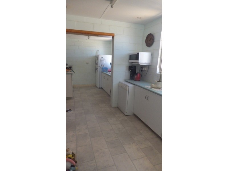 13 Hubble Street, Carnarvon WA 6701