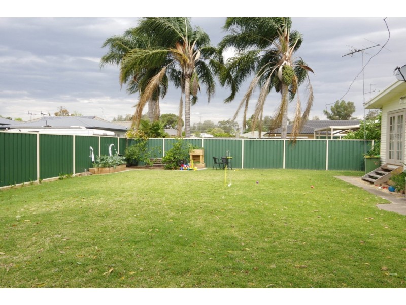9 Reynolds Avenue, Hobartville NSW 2753