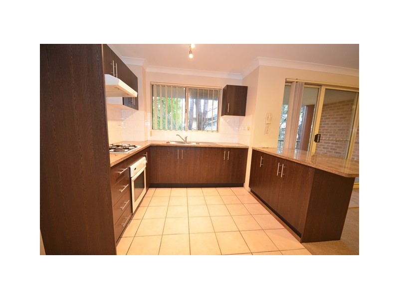 16/221 Dunmore Street, Pendle Hill NSW 2145