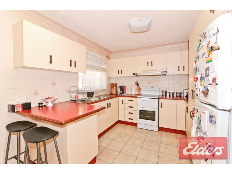 5 Pamela Place, Girraween NSW 2145