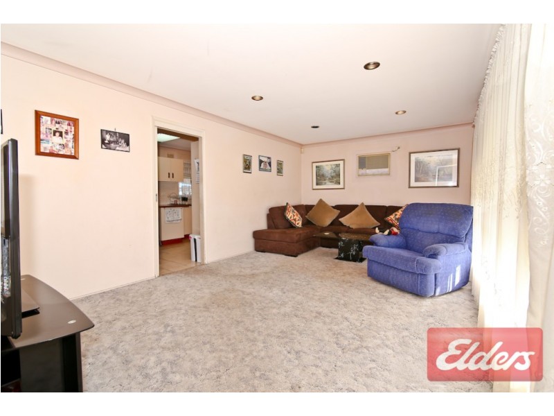 5 Pamela Place, Girraween NSW 2145