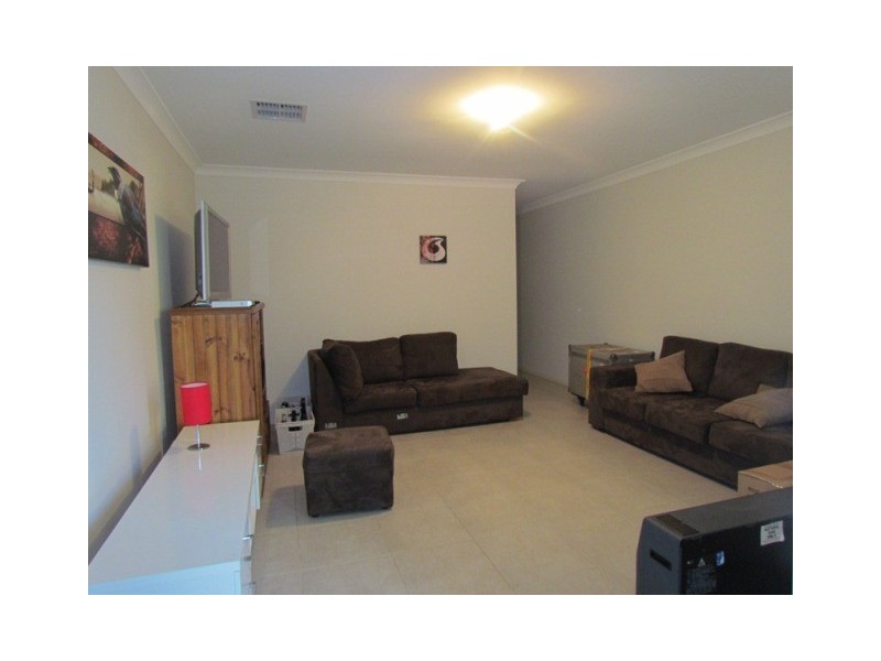 2/64 Australia Street, Oxley Park NSW 2760