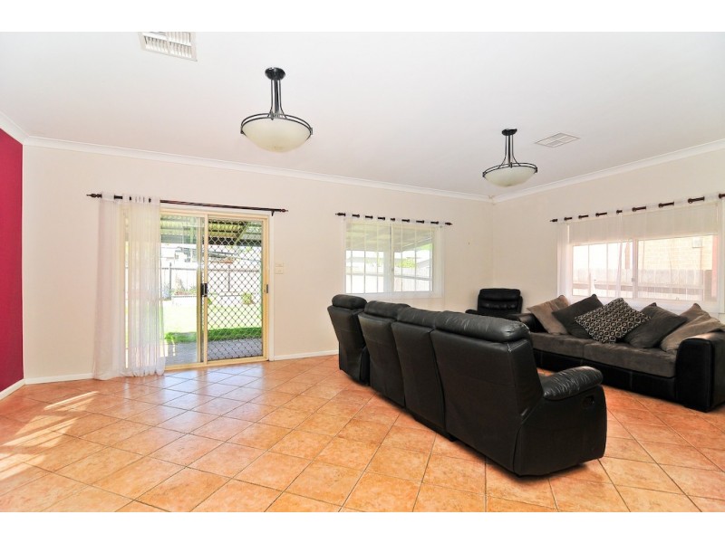 18 Bulli Road, Toongabbie NSW 2146