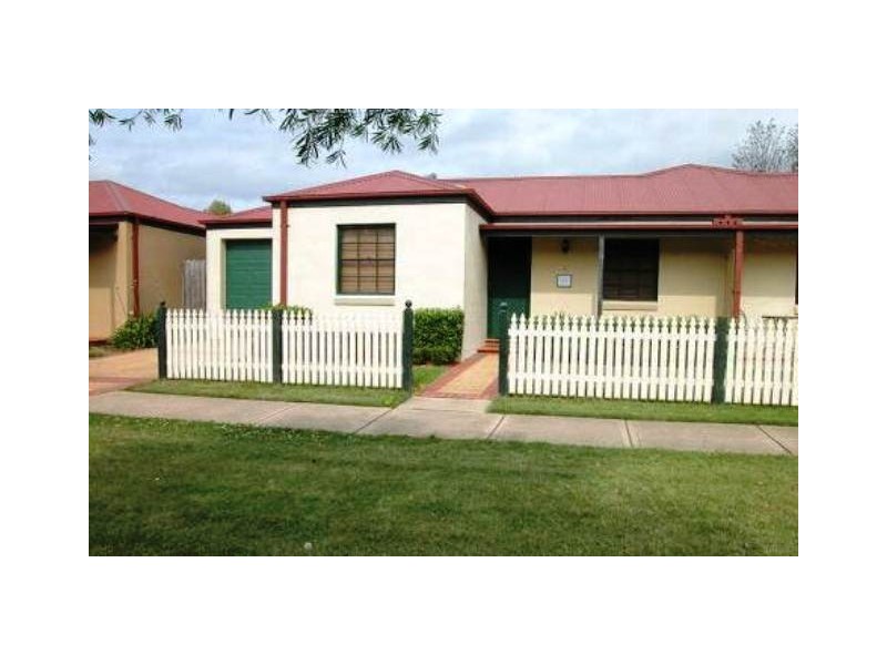 2/3 Budgeree Road, Toongabbie NSW 2146