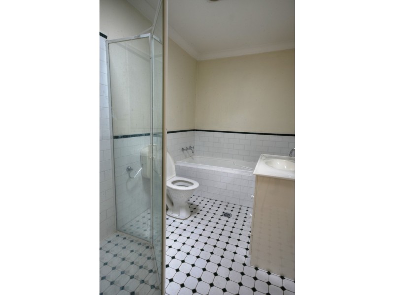 2/3 Budgeree Road, Toongabbie NSW 2146