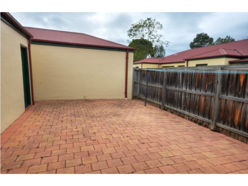 2/3 Budgeree Road, Toongabbie NSW 2146