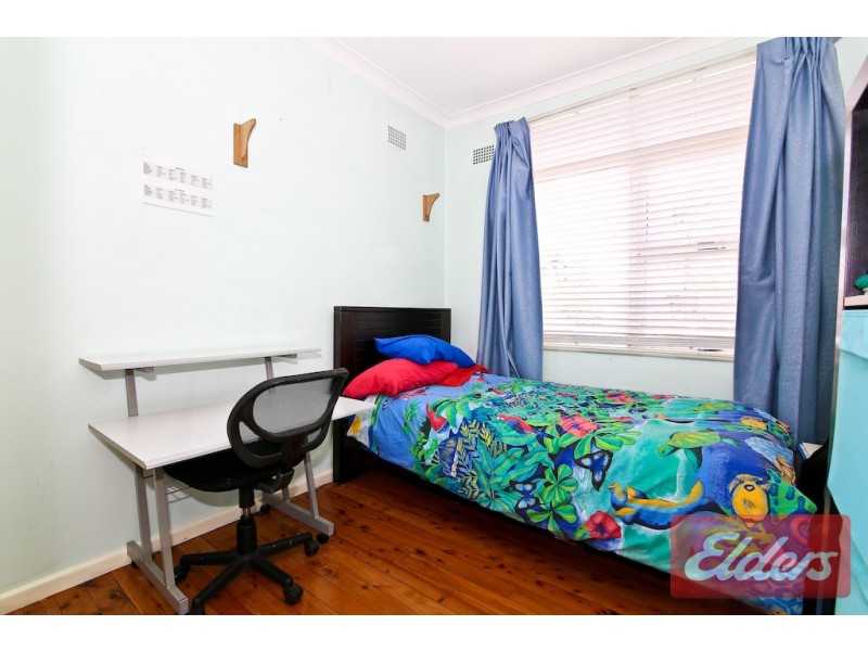 1 Edna Avenue, Toongabbie NSW 2146