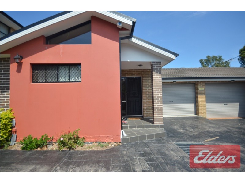 2/28 Girraween Road, Girraween NSW 2145