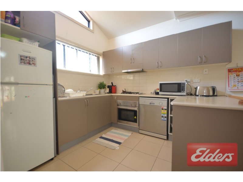2/28 Girraween Road, Girraween NSW 2145