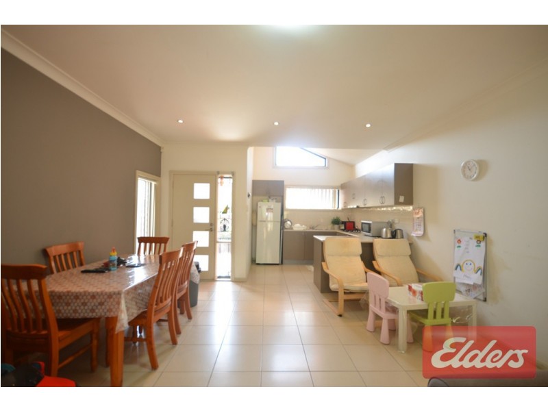 2/28 Girraween Road, Girraween NSW 2145