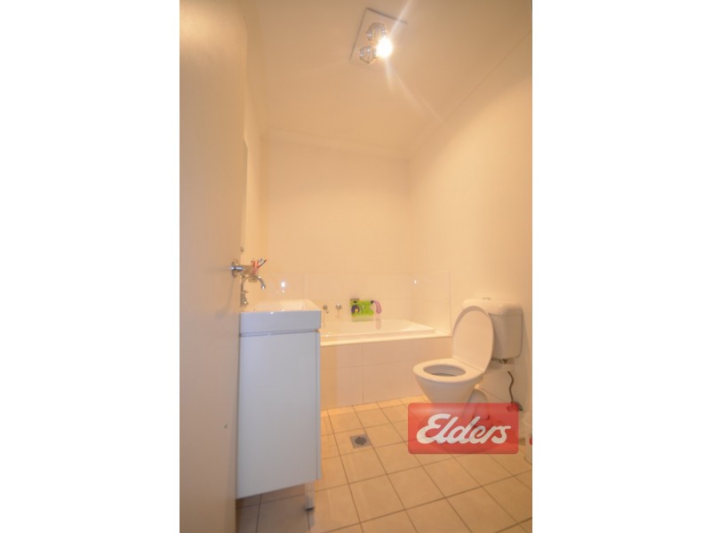 2/28 Girraween Road, Girraween NSW 2145